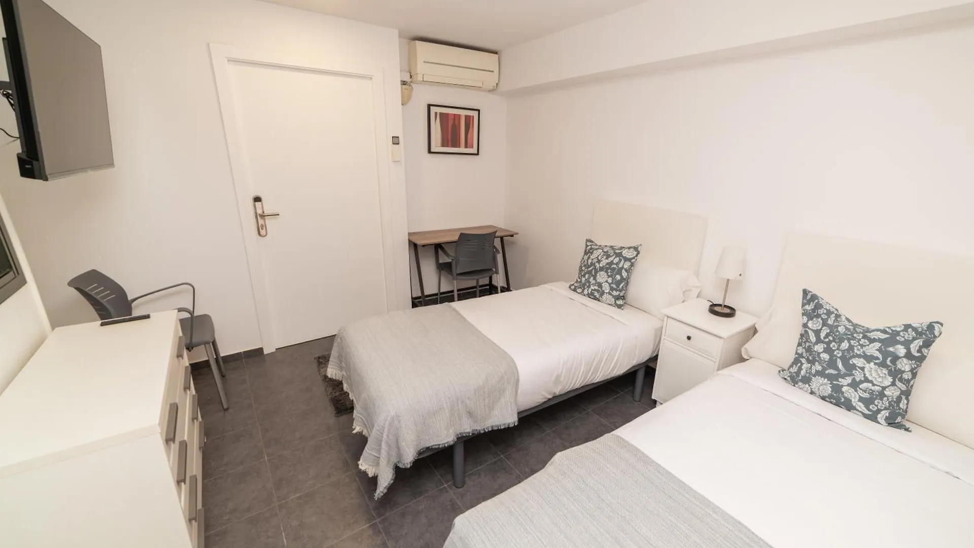 Barcelona Apartment Near Park Guell