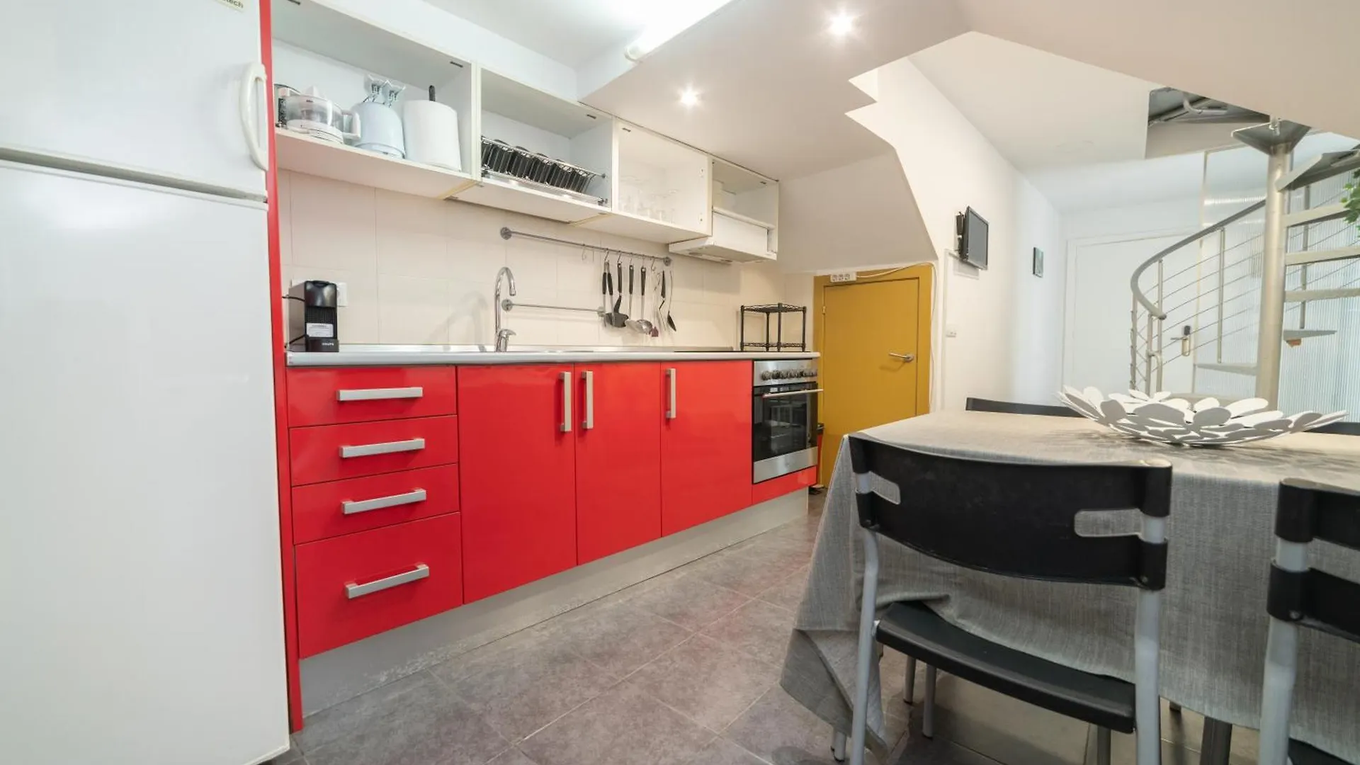 Barcelona Apartment Near Park Guell