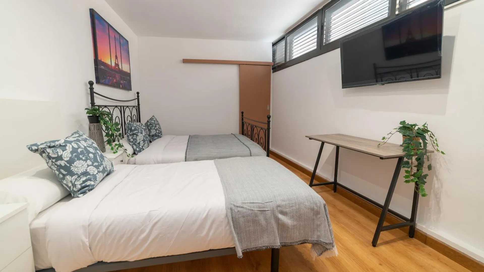 Barcelona Apartment Near Park Guell 0*,  Spain