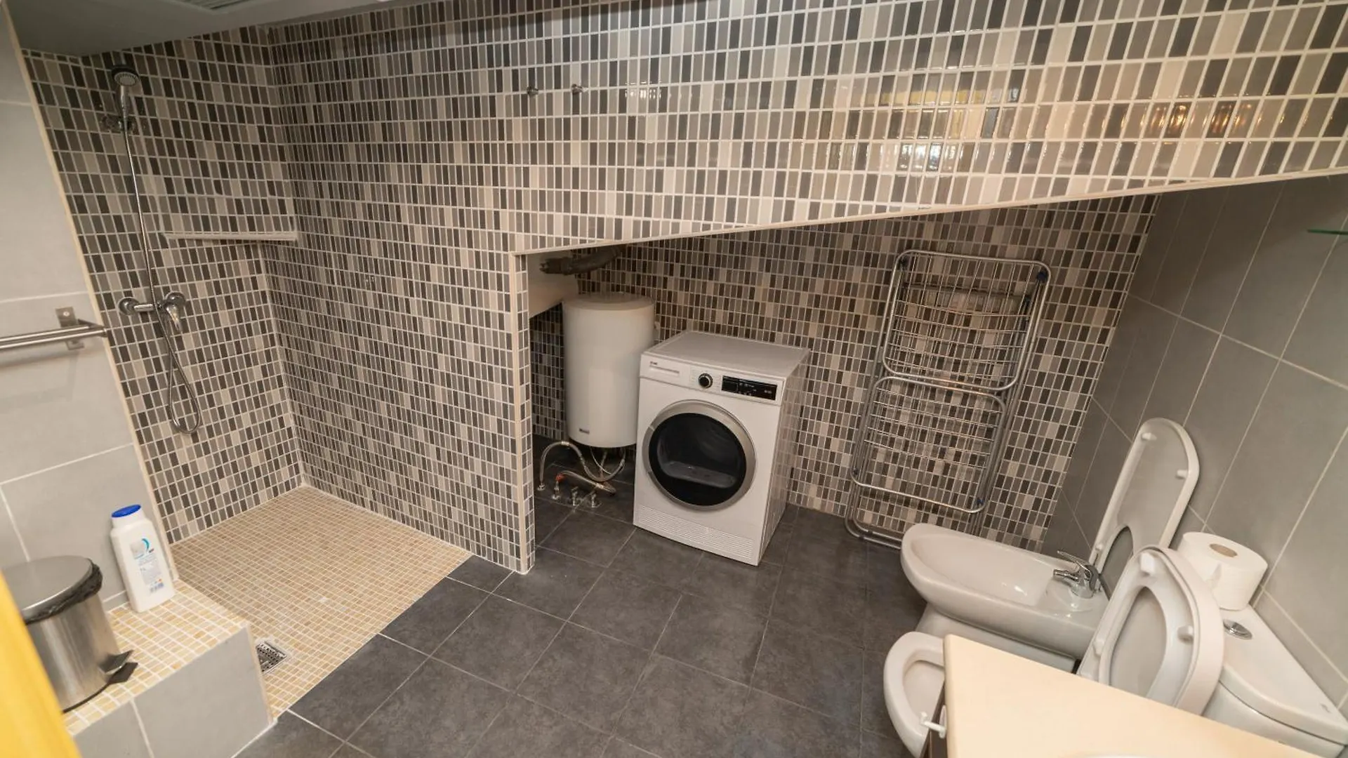 Barcelona Apartment Near Park Guell