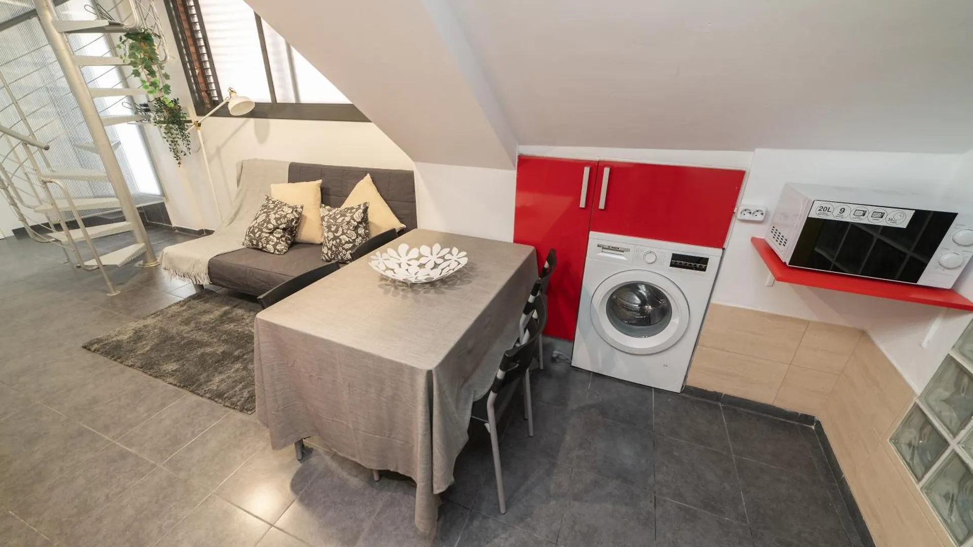 Barcelona Apartment Near Park Guell